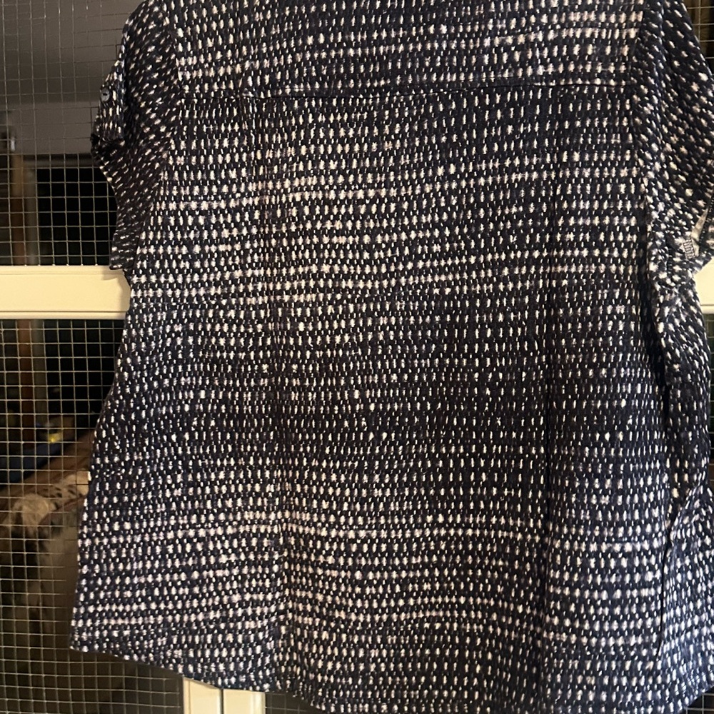 Liz Claiborne Women's Patterned Navy Blouse - Picture 2 of 3